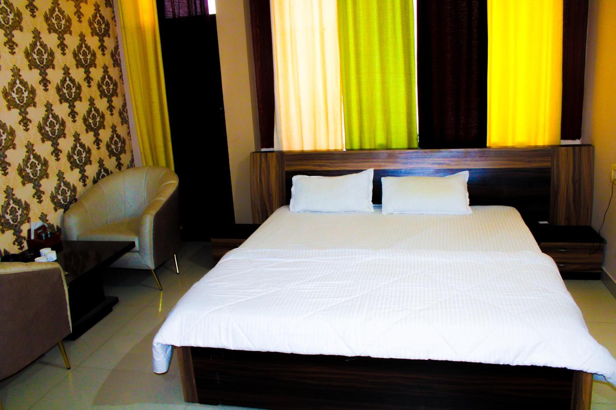 Sangam Hotel Chirawa Bagian luar foto