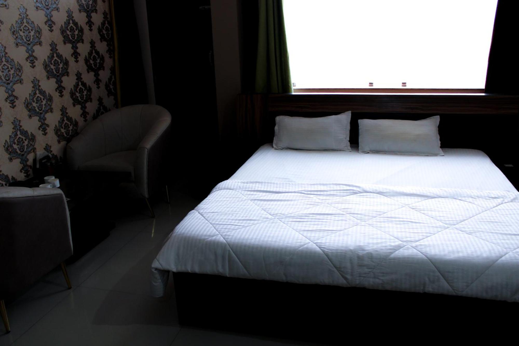 Sangam Hotel Chirawa Bagian luar foto