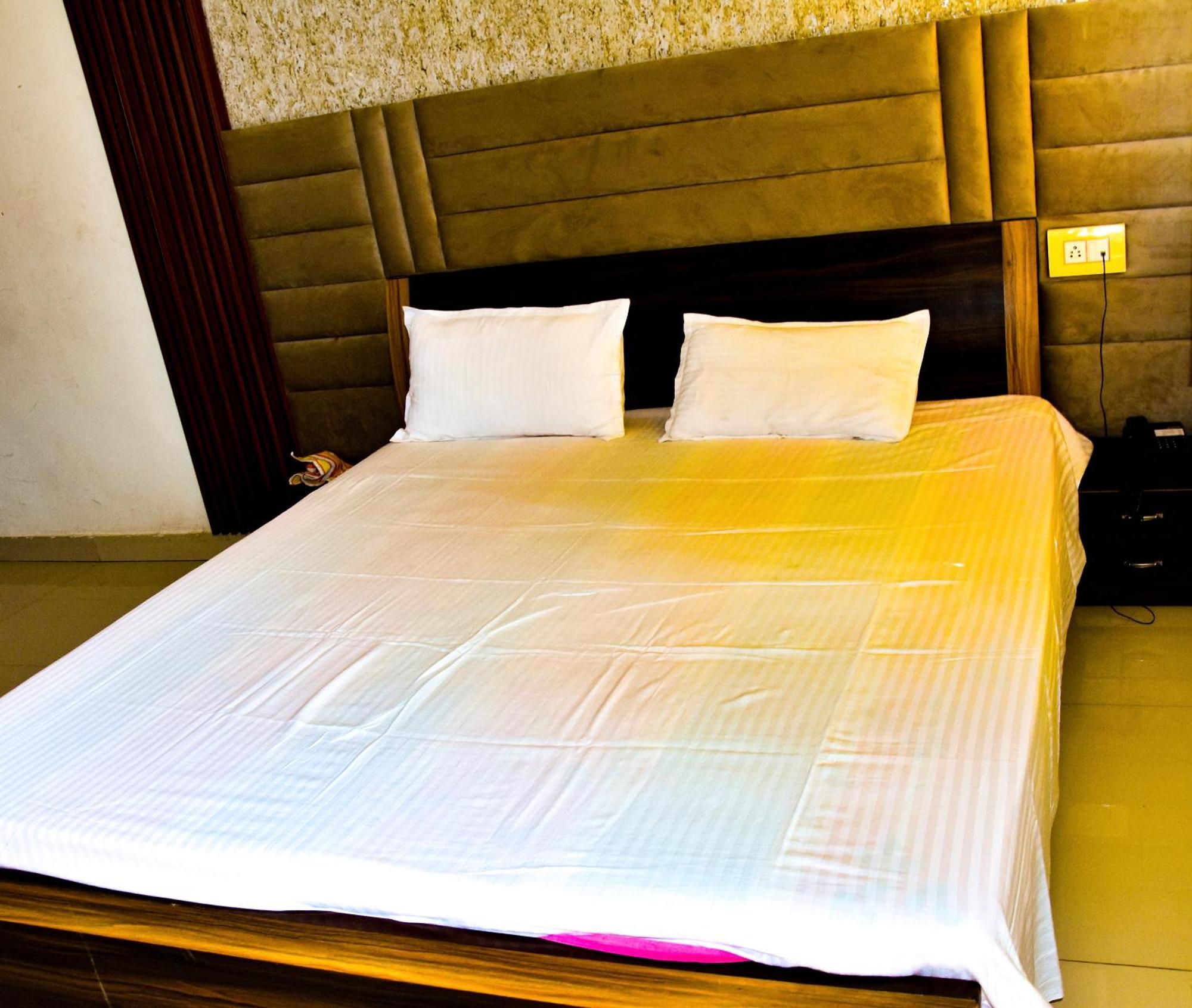 Sangam Hotel Chirawa Bagian luar foto