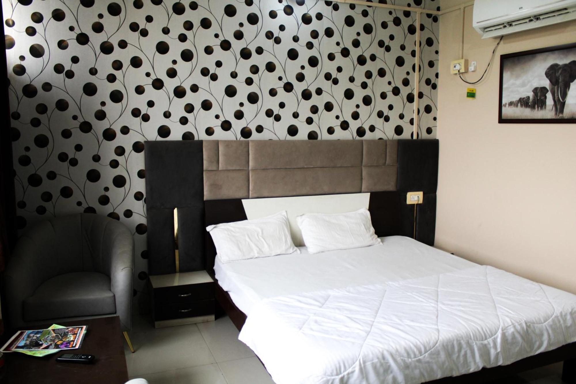 Sangam Hotel Chirawa Bagian luar foto